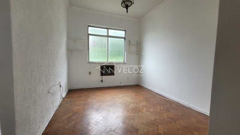 Apartamento à venda com 1 quarto, 39m² - Foto 2