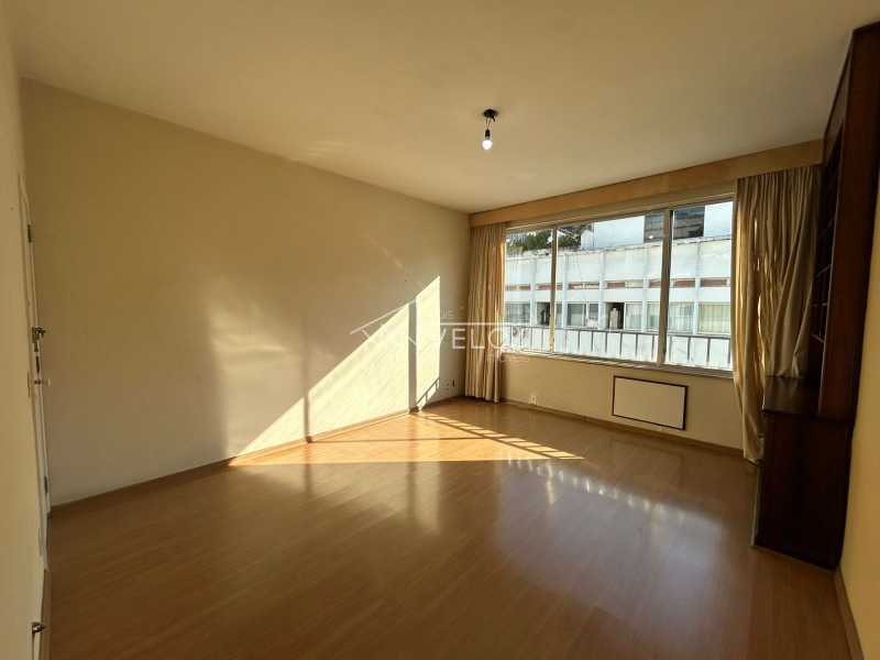 Apartamento à venda com 3 quartos, 97m² - Foto 2