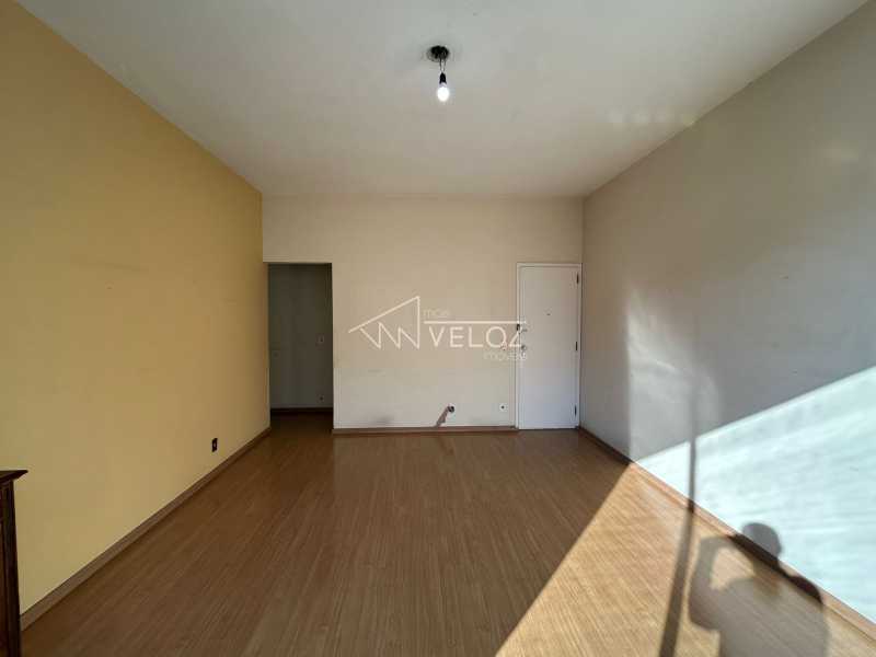 Apartamento à venda com 3 quartos, 97m² - Foto 3