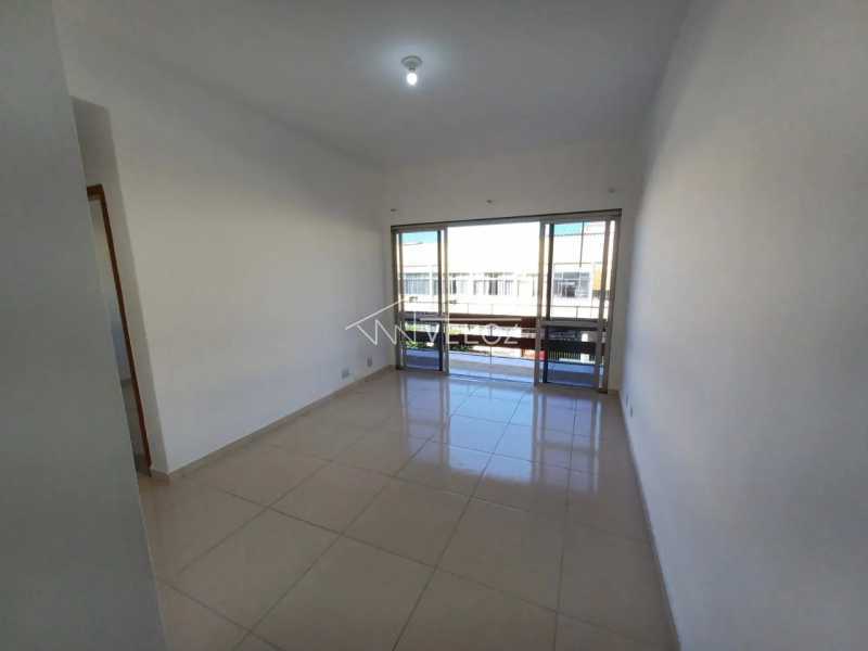 Apartamento à venda com 2 quartos, 67m² - Foto 1