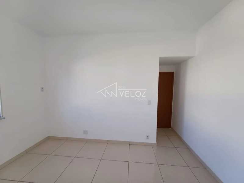 Apartamento à venda com 2 quartos, 67m² - Foto 3