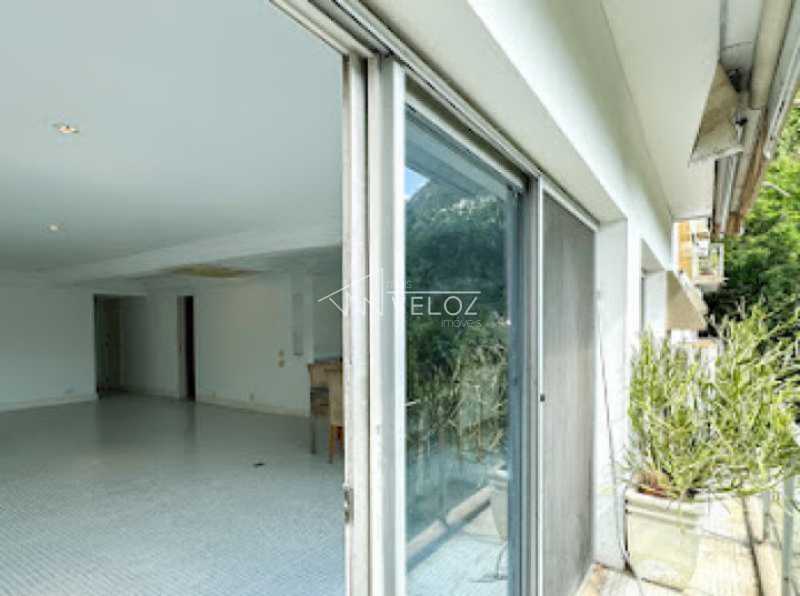 Apartamento à venda com 4 quartos, 235m² - Foto 3