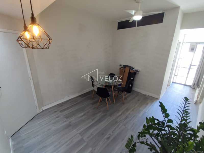 Apartamento à venda com 1 quarto, 42m² - Foto 1