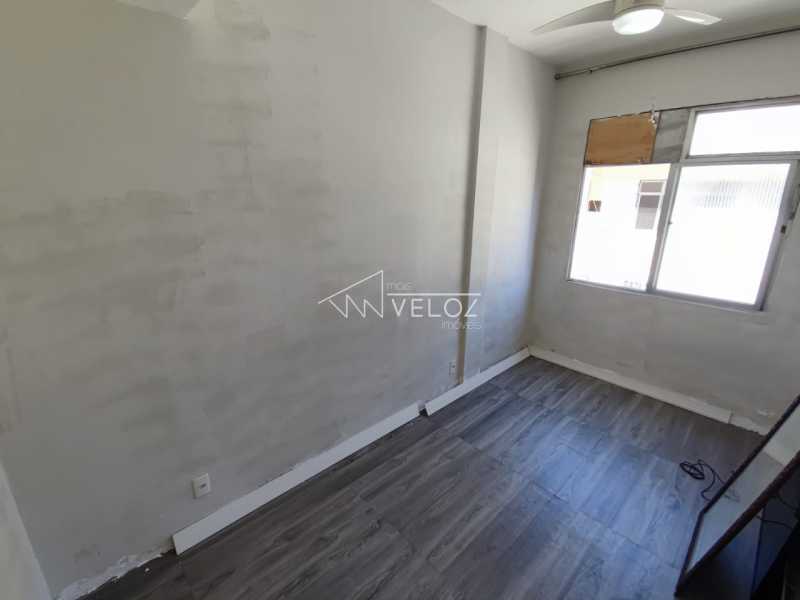 Apartamento à venda com 1 quarto, 42m² - Foto 8