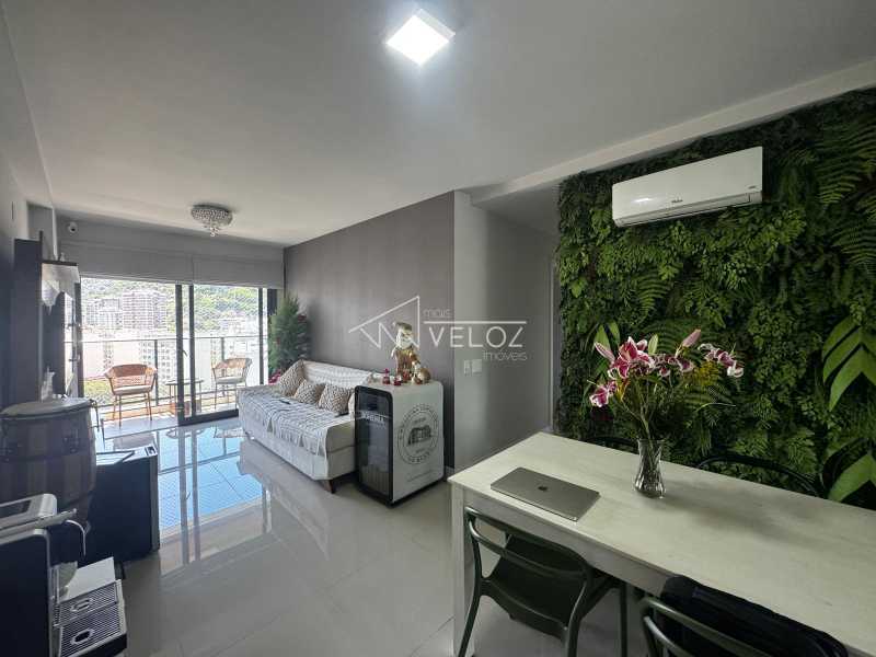 Apartamento à venda com 2 quartos, 78m² - Foto 3