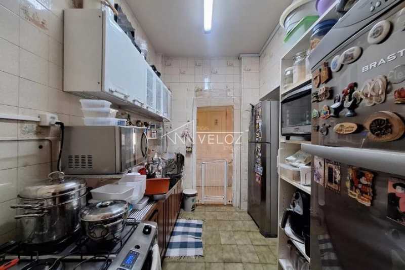 Apartamento à venda com 3 quartos, 111m² - Foto 2