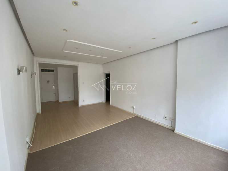 Apartamento à venda com 3 quartos, 111m² - Foto 3