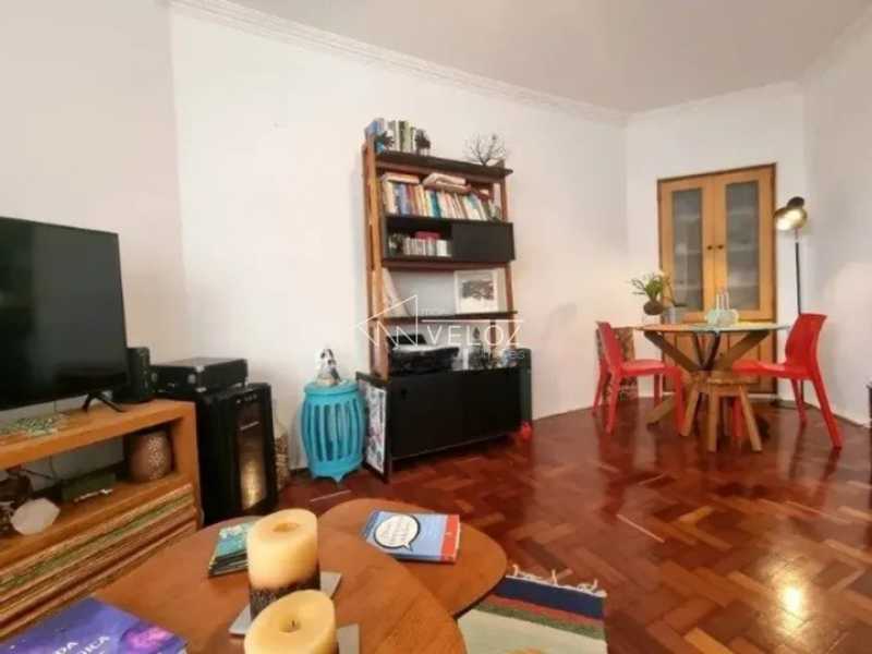 Apartamento à venda com 2 quartos, 77m² - Foto 4