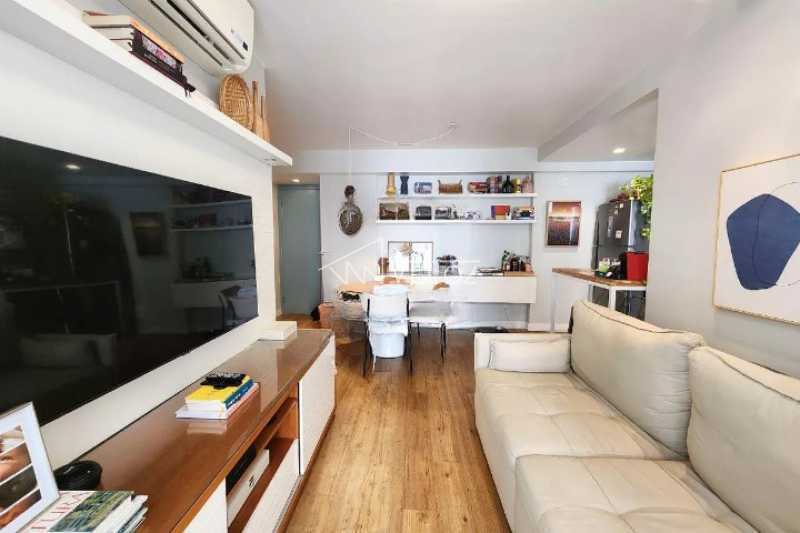 Apartamento à venda com 2 quartos, 70m² - Foto 3