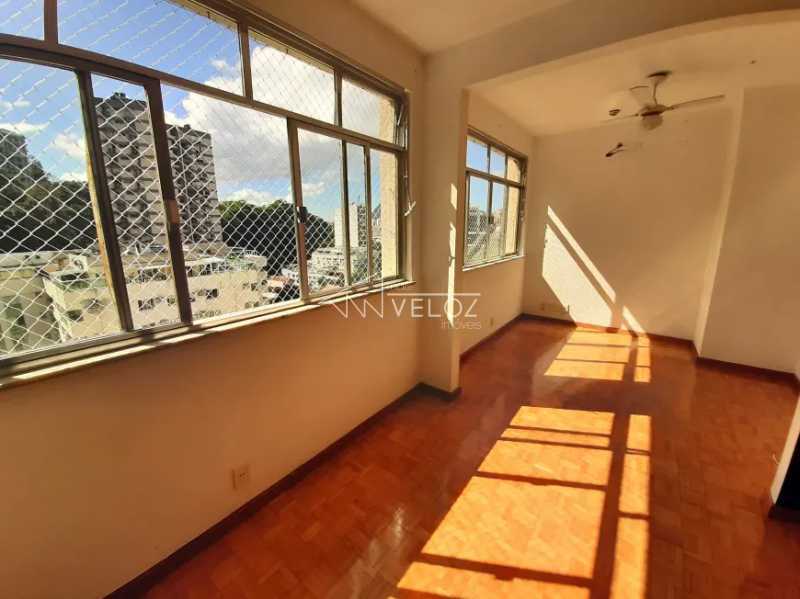 Apartamento à venda com 2 quartos, 60m² - Foto 3