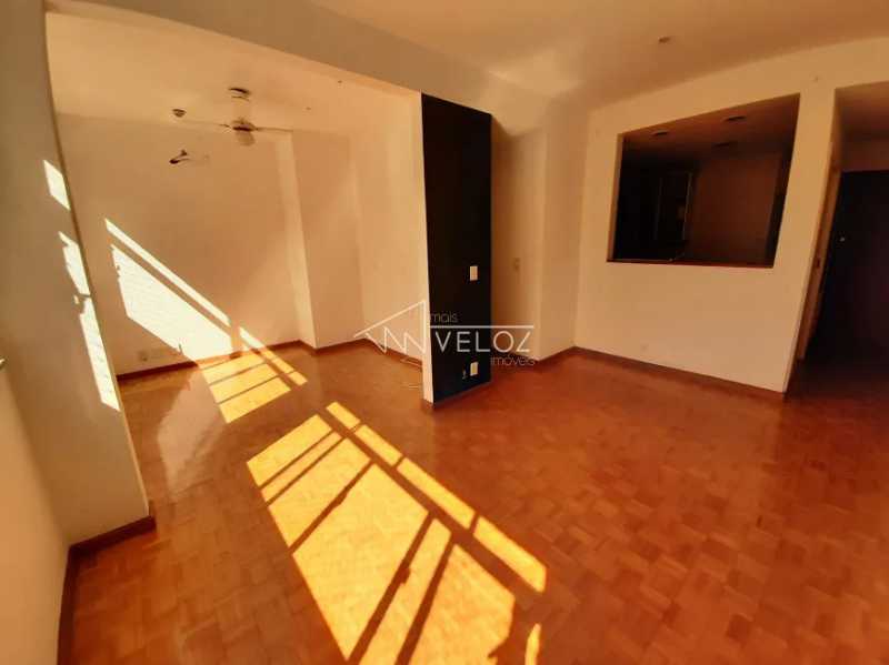 Apartamento à venda com 2 quartos, 60m² - Foto 1