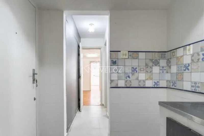 Apartamento à venda com 1 quarto, 58m² - Foto 17