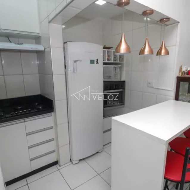 Apartamento à venda com 2 quartos, 42m² - Foto 13