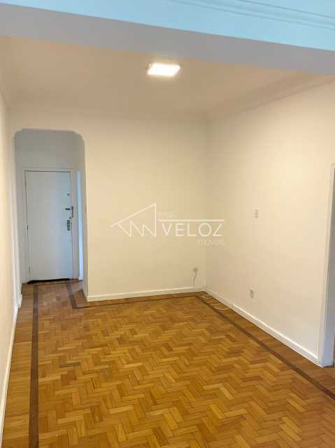 Apartamento à venda com 2 quartos, 66m² - Foto 3