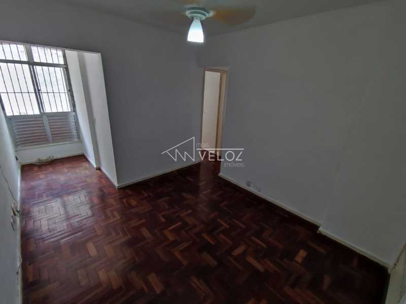 Apartamento à venda com 2 quartos, 46m² - Foto 1