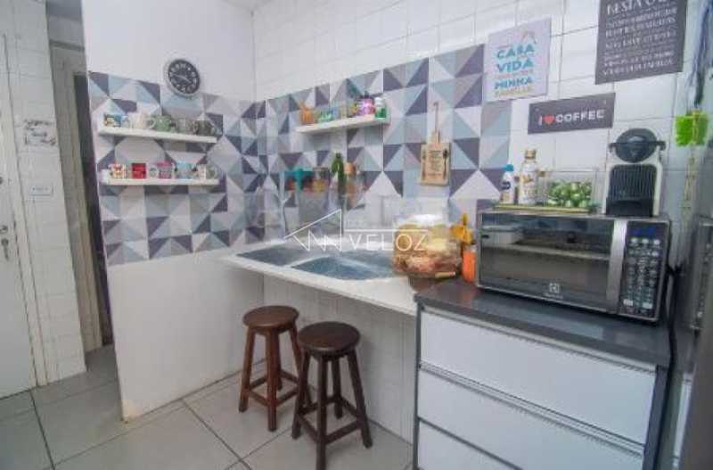 Apartamento à venda com 3 quartos, 119m² - Foto 13