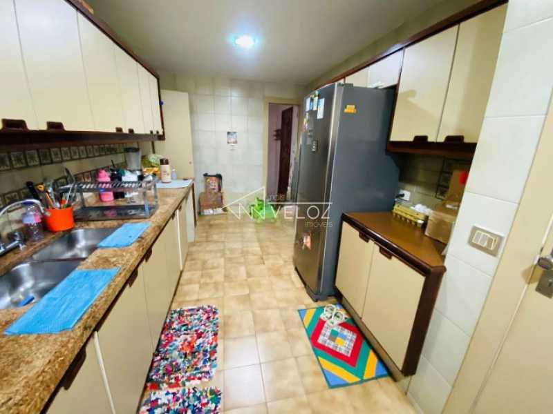 Apartamento à venda com 3 quartos, 143m² - Foto 13