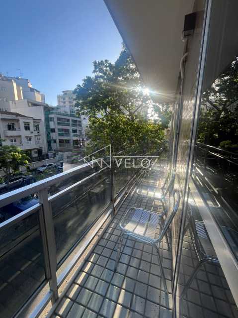 Apartamento à venda com 3 quartos, 97m² - Foto 2