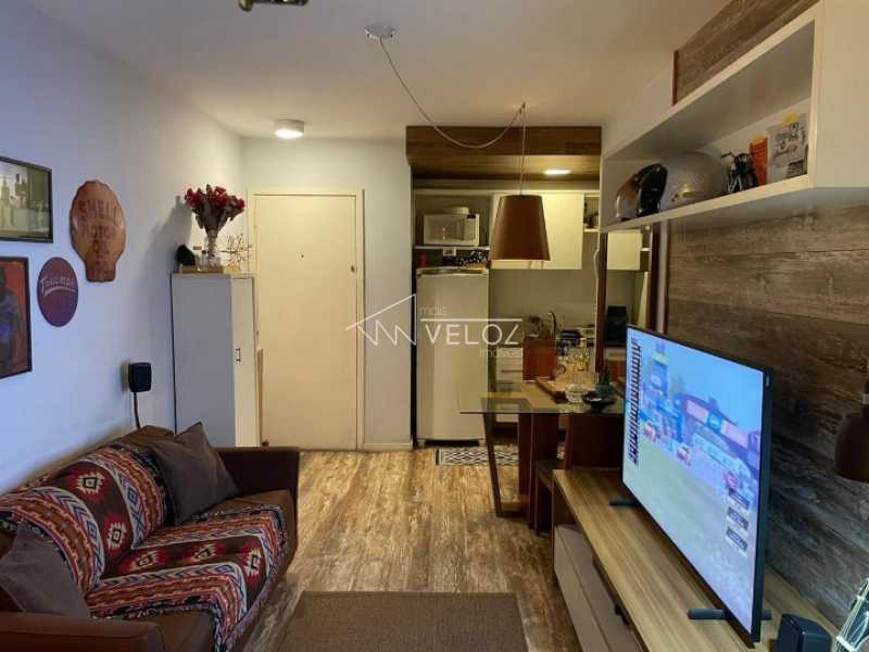 Apartamento à venda com 1 quarto, 42m² - Foto 2