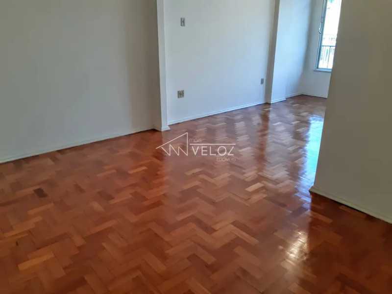 Apartamento à venda com 3 quartos, 115m² - Foto 2