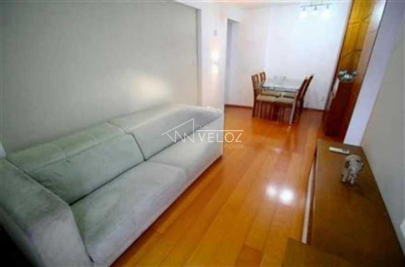 Apartamento à venda com 2 quartos, 80m² - Foto 2