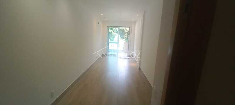 Apartamento à venda com 2 quartos, 67m² - Foto 4