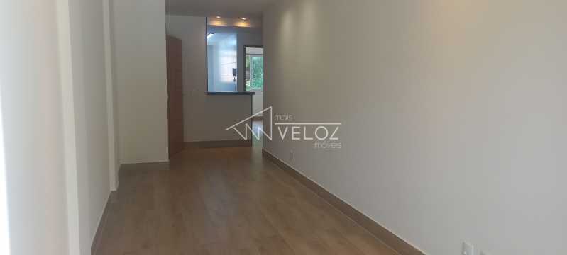 Apartamento à venda com 2 quartos, 67m² - Foto 6