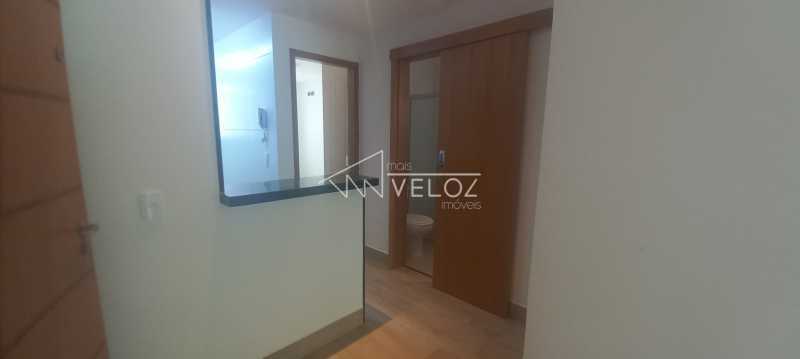 Apartamento à venda com 2 quartos, 67m² - Foto 3