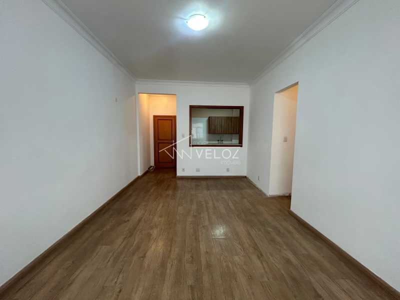 Apartamento à venda com 2 quartos, 77m² - Foto 4