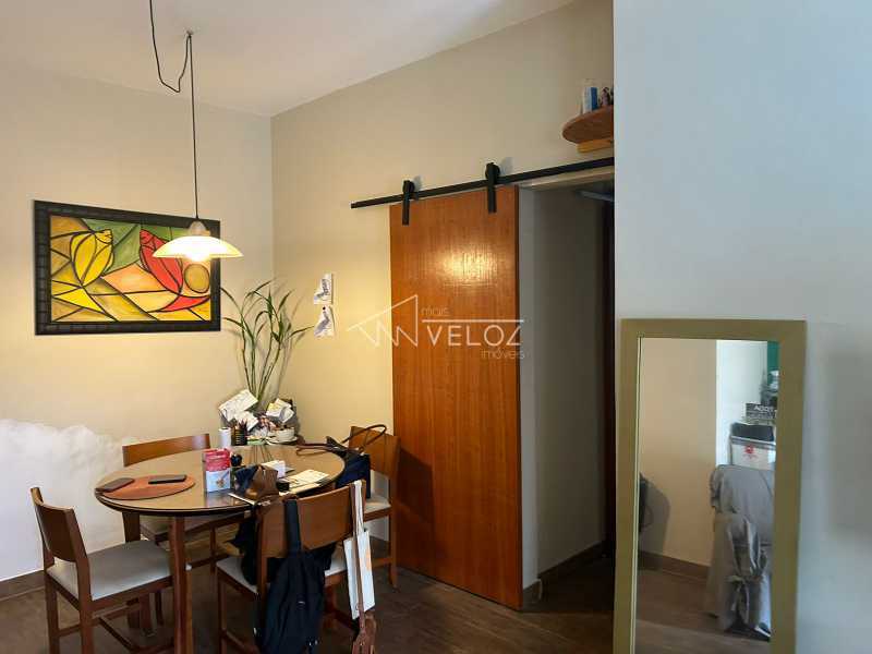 Apartamento à venda com 3 quartos, 96m² - Foto 2