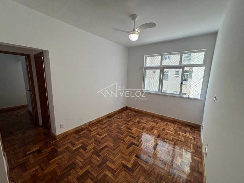 Apartamento à venda com 2 quartos, 65m² - Foto 1