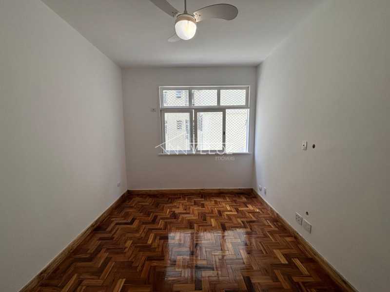 Apartamento à venda com 2 quartos, 65m² - Foto 4