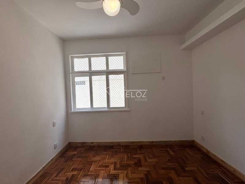 Apartamento à venda com 2 quartos, 65m² - Foto 9