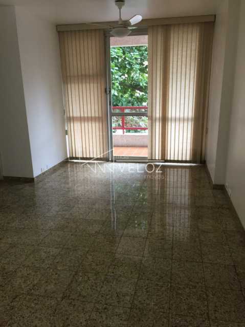 Apartamento à venda com 3 quartos, 100m² - Foto 1