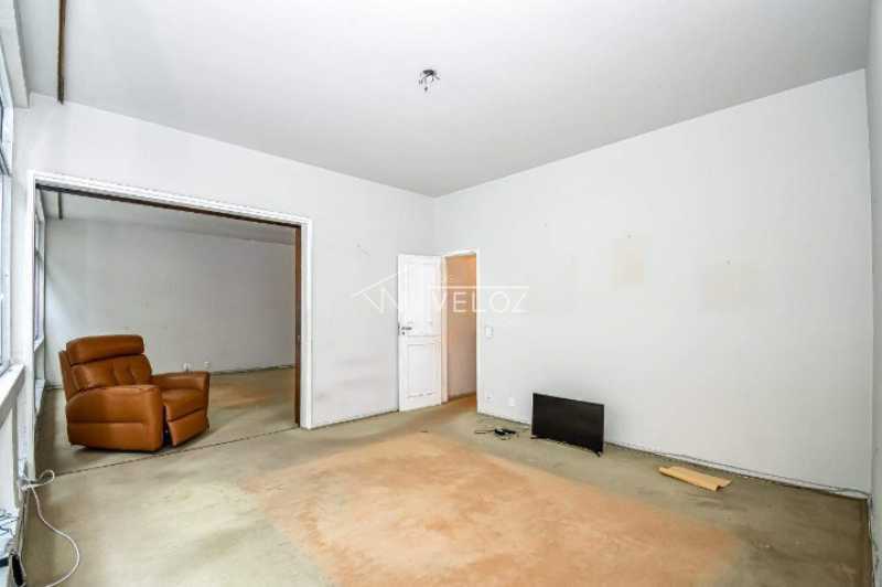 Apartamento à venda com 3 quartos, 200m² - Foto 5