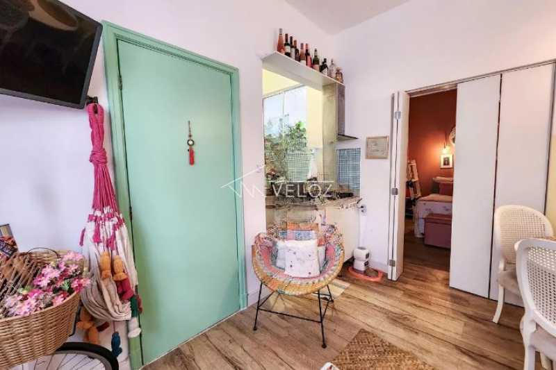 Apartamento à venda com 1 quarto, 30m² - Foto 2