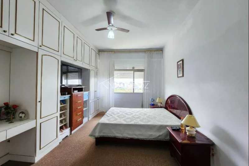 Apartamento à venda com 4 quartos, 230m² - Foto 4