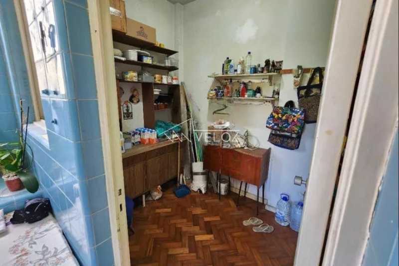 Apartamento à venda com 4 quartos, 230m² - Foto 18