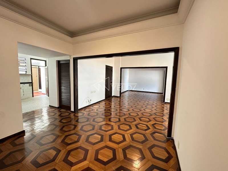 Apartamento à venda com 4 quartos, 163m² - Foto 2