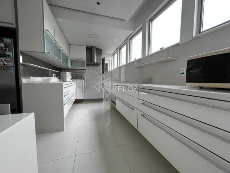 Apartamento à venda com 3 quartos, 158m² - Foto 13