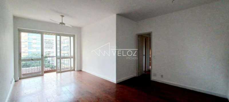 Apartamento à venda com 3 quartos, 111m² - Foto 3