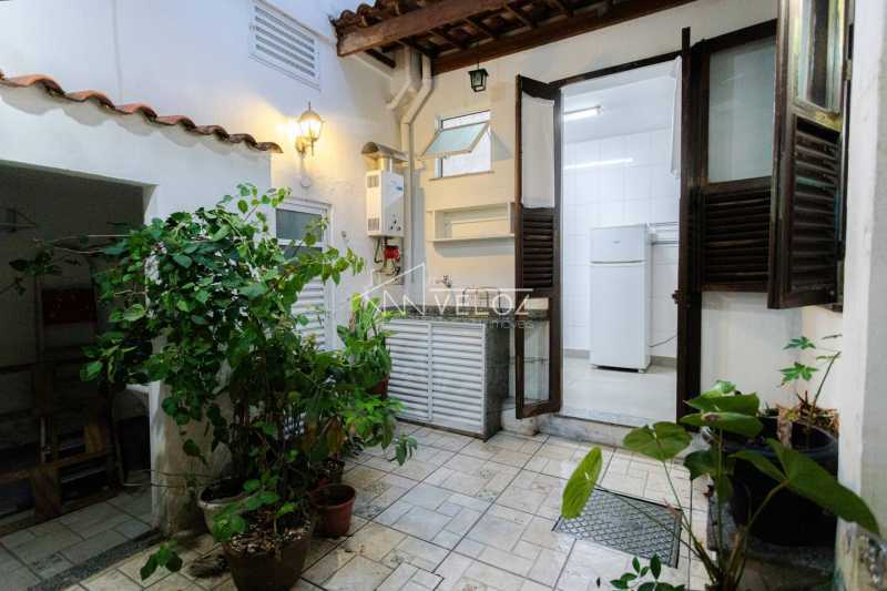 Apartamento à venda com 3 quartos, 83m² - Foto 2