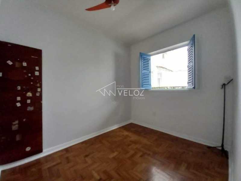 Apartamento à venda com 3 quartos, 131m² - Foto 2