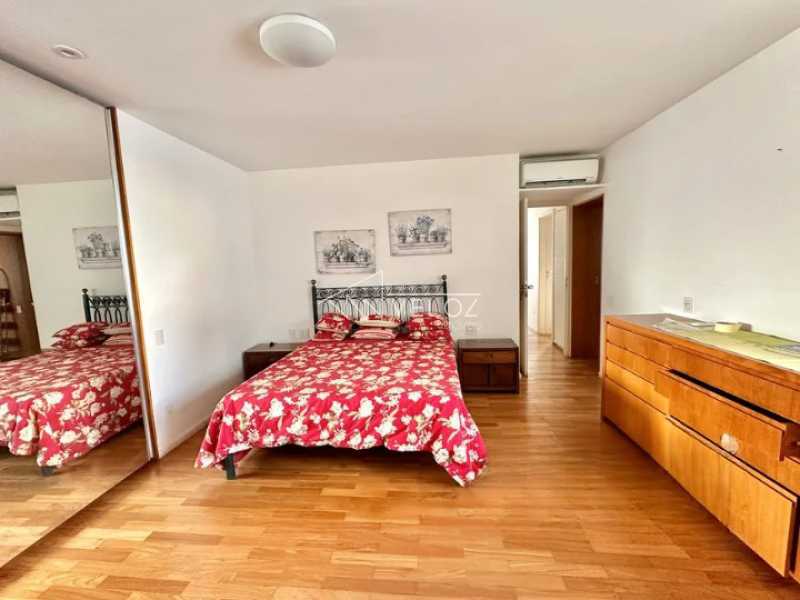 Apartamento, 3 quartos, 215 m² - Foto 2