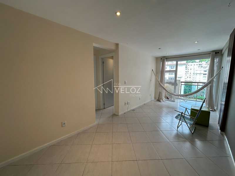 Apartamento à venda com 2 quartos, 62m² - Foto 2