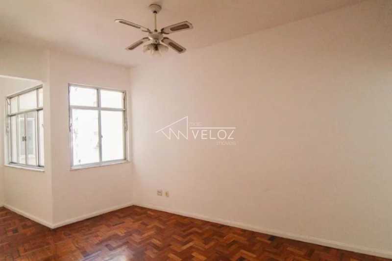 Apartamento à venda com 1 quarto, 68m² - Foto 2