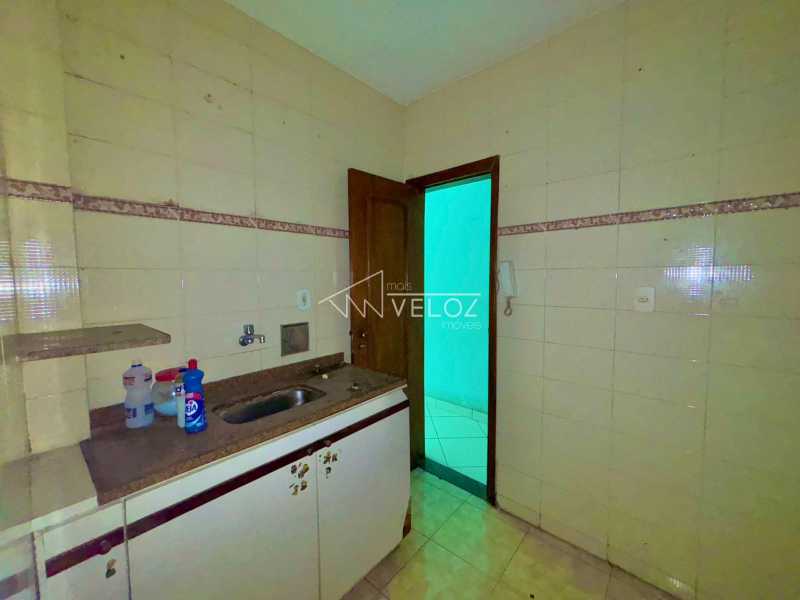 Apartamento à venda com 2 quartos, 75m² - Foto 13