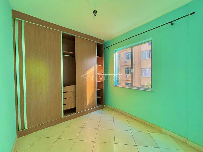 Apartamento à venda com 2 quartos, 75m² - Foto 4