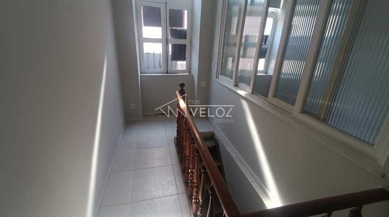 Casa à venda com 2 quartos, 98m² - Foto 1