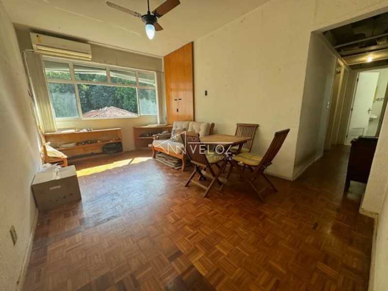 Apartamento à venda com 2 quartos, 67m² - Foto 1